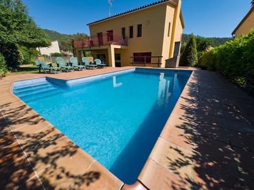 Villa mit Pool zum Verkauf in Sant Llorenç de la Muga