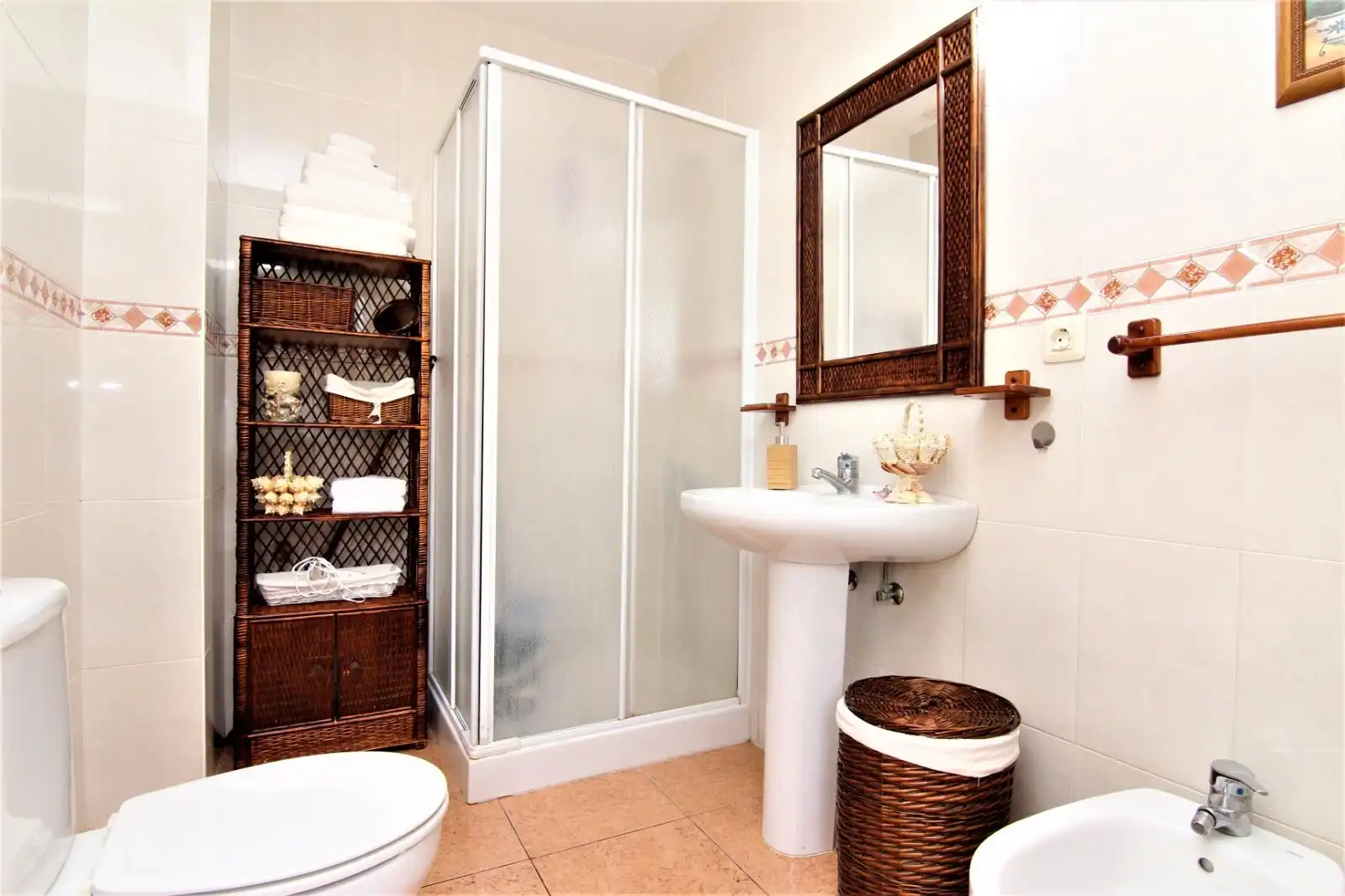 Baño de Apartamento de alquiler en Mogán con Terraza y Piscina comunitaria