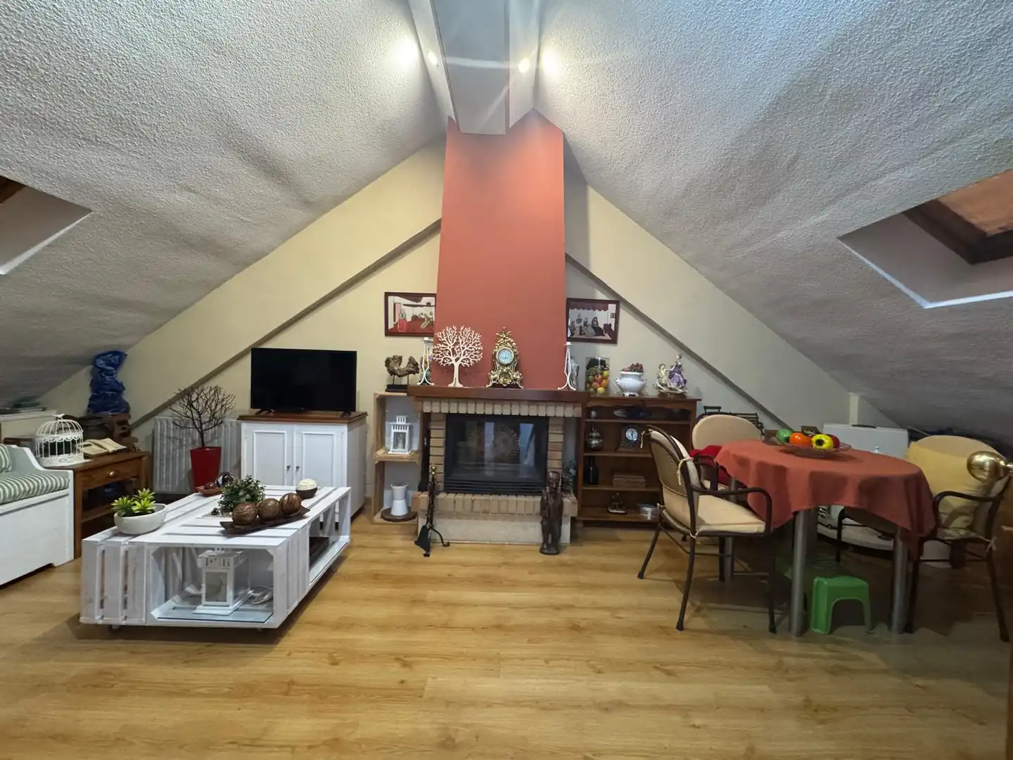 Sala de estar de Dúplex en venta en Mejorada del Campo, Madrid