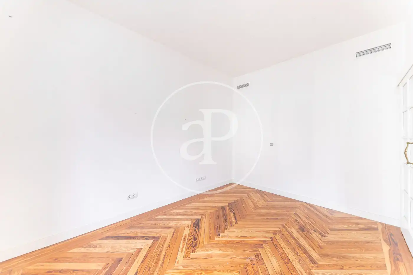 Bedroom of Flat for rent in Madrid  with Air Conditioner and Heating