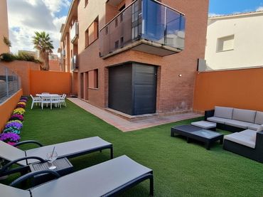 Pis amb jardí en venda a Calle del Sol