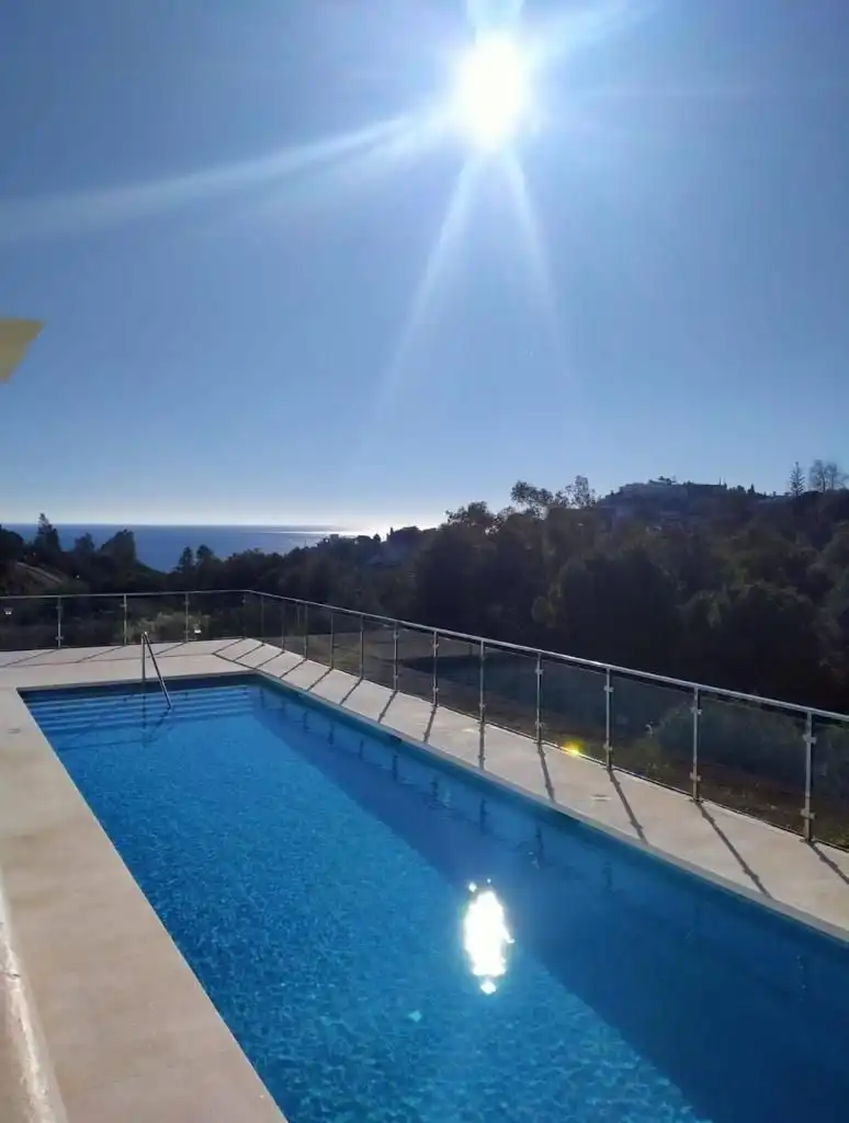 Schwimmbecken von Wohnungen zum Verkauf in Benalmádena mit Klimaanlage, Heizung und Terrasse