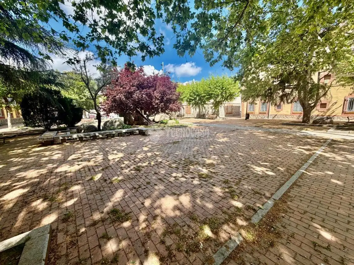 Vista exterior de Pis en venda en Ávila amb Calefacció