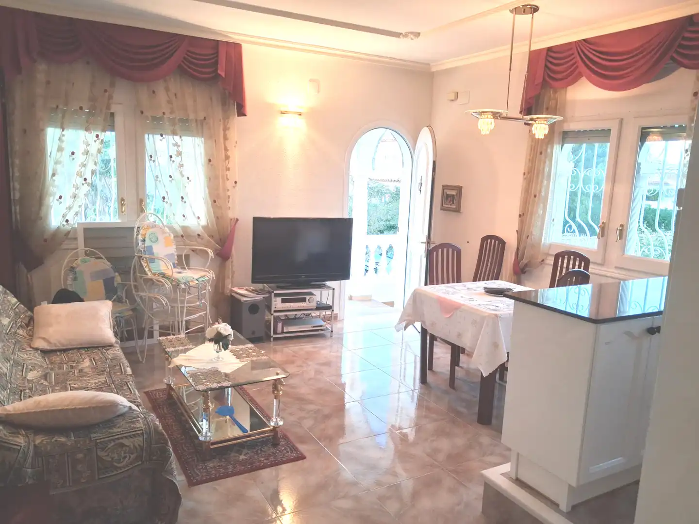 Sala de estar de Casa o chalet en venta en Mont-roig del Camp con Aire acondicionado, Calefacción y Jardín privado
