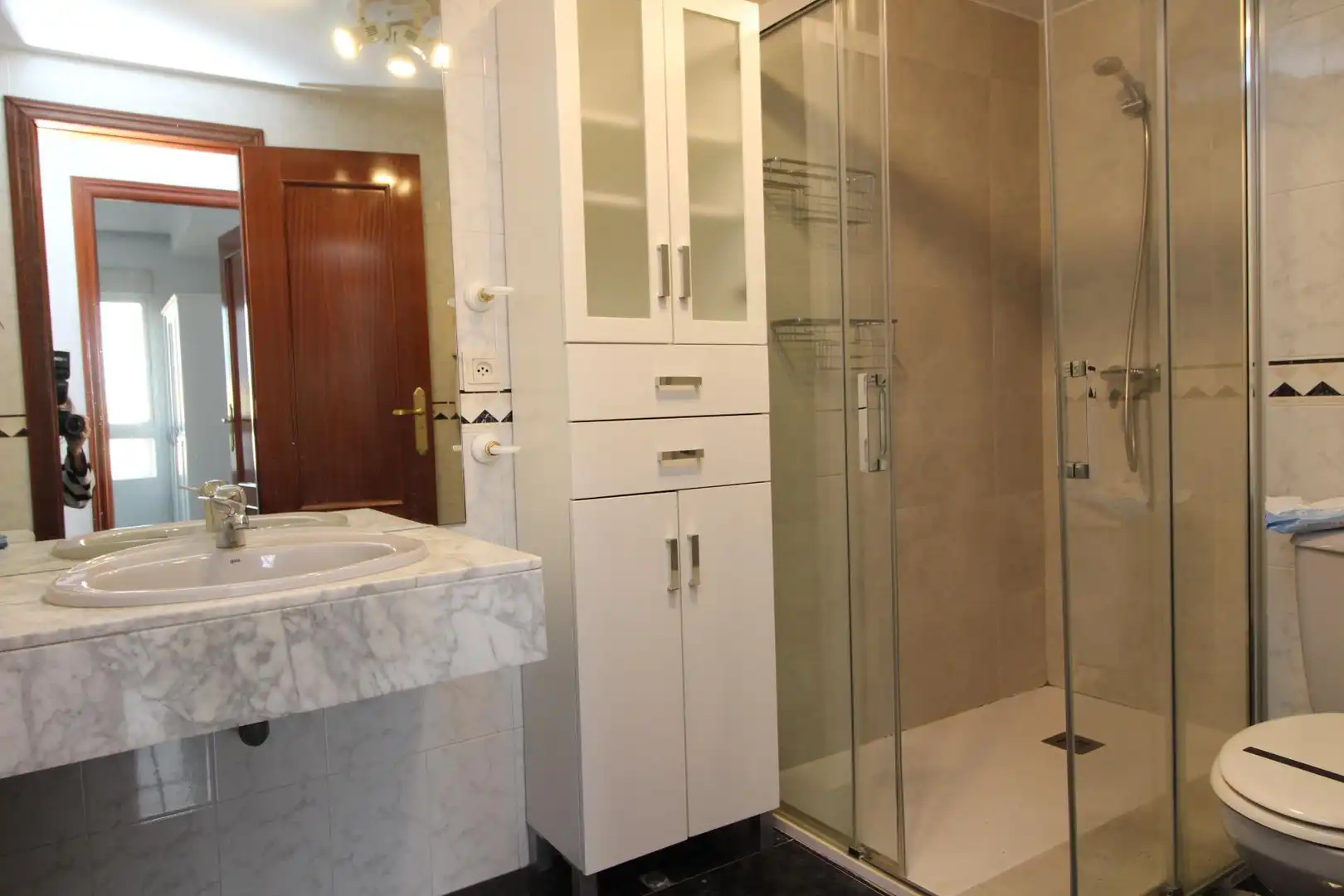 Baño de Piso de alquiler en Granada con Aire acondicionado, Calefacción y Terraza