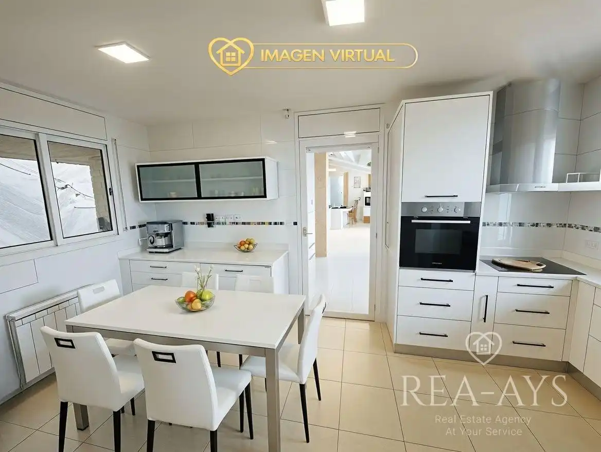 Cocina de Casa o chalet en venta en Vallirana con Aire acondicionado, Calefacción y Jardín privado