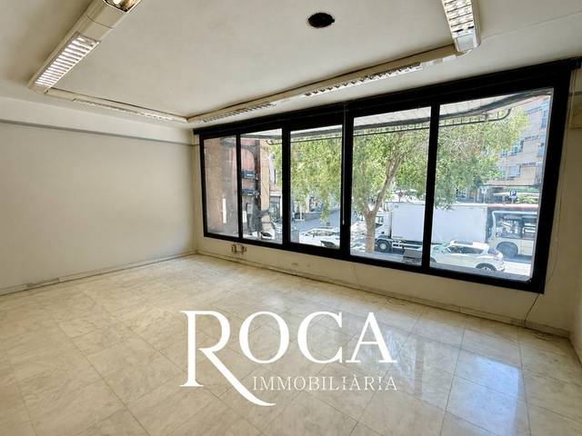 Local comercial en Venta en Passeig Maragall en El Congrés i els Indians
