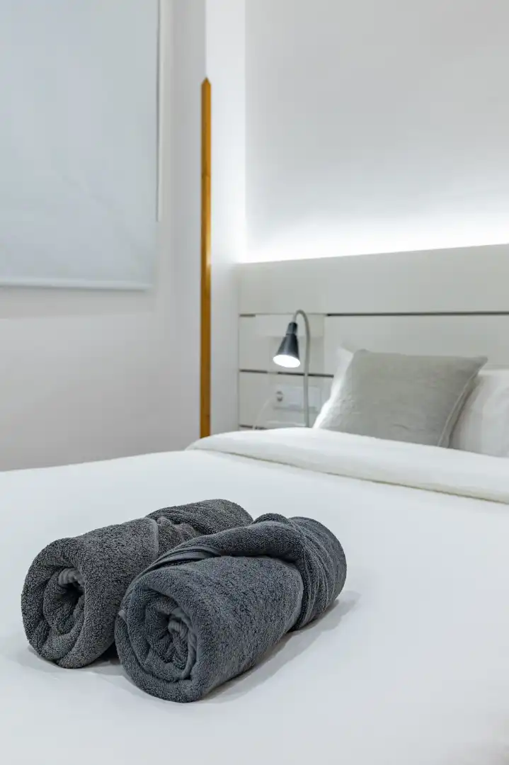 Schlafzimmer von Wohnungen zur Miete in Valencia mit Klimaanlage, Heizung und Möbliert