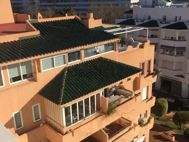 Vista exterior de Àtic de lloguer en Marbella Centro