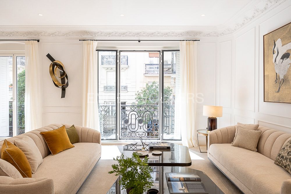 Sala d'estar de Apartament en venda en  Madrid Capital amb Calefacció i Terrassa