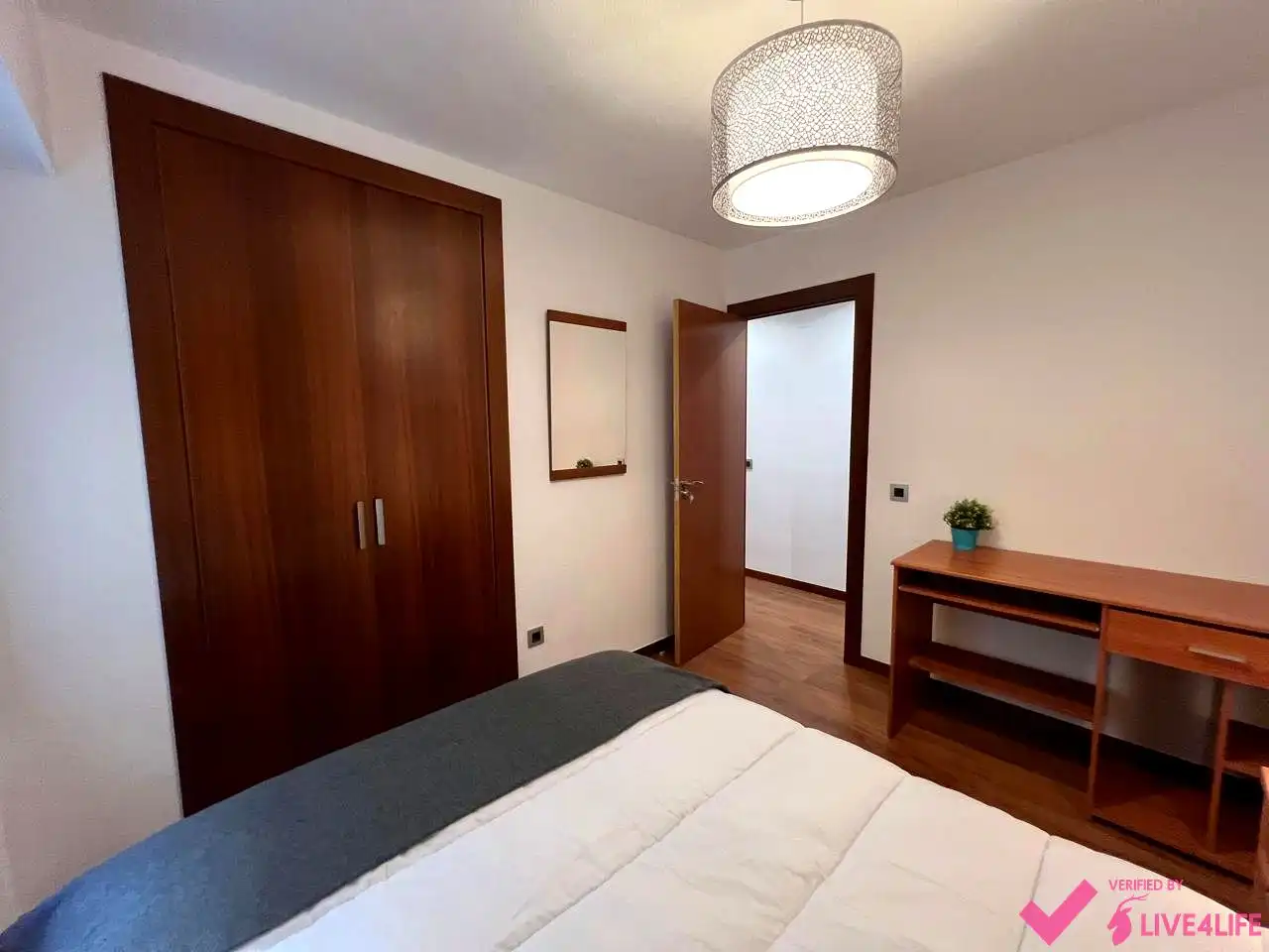 Bedroom of Flat for rent in Valencia  with Air Conditioner, Parquet flooring and Furnished
