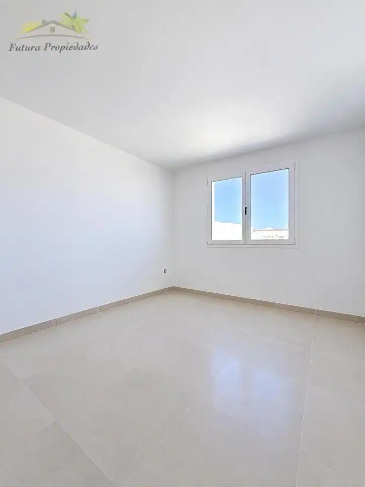 Bedroom of Houses for sale in Tinajo, Las Palmas