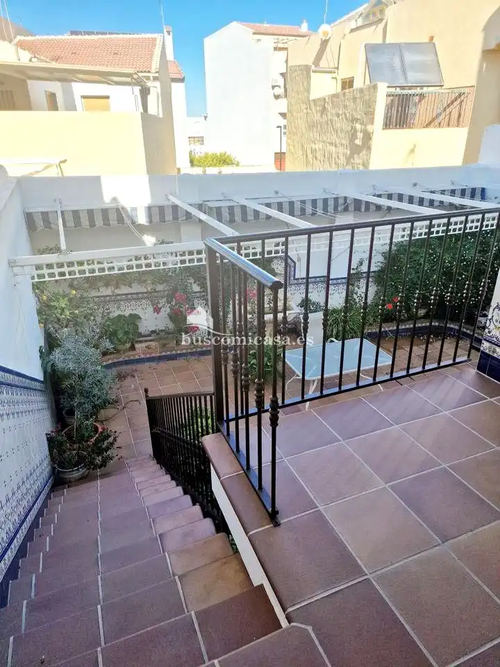 Terrassa de Casa adosada en venda en Torredelcampo amb Aire condicionat, Calefacció i Jardí privat