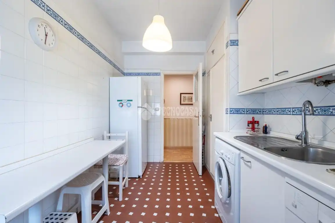 Cocina de Piso en venta en Madrid con Calefacción, Parquet y Balcón