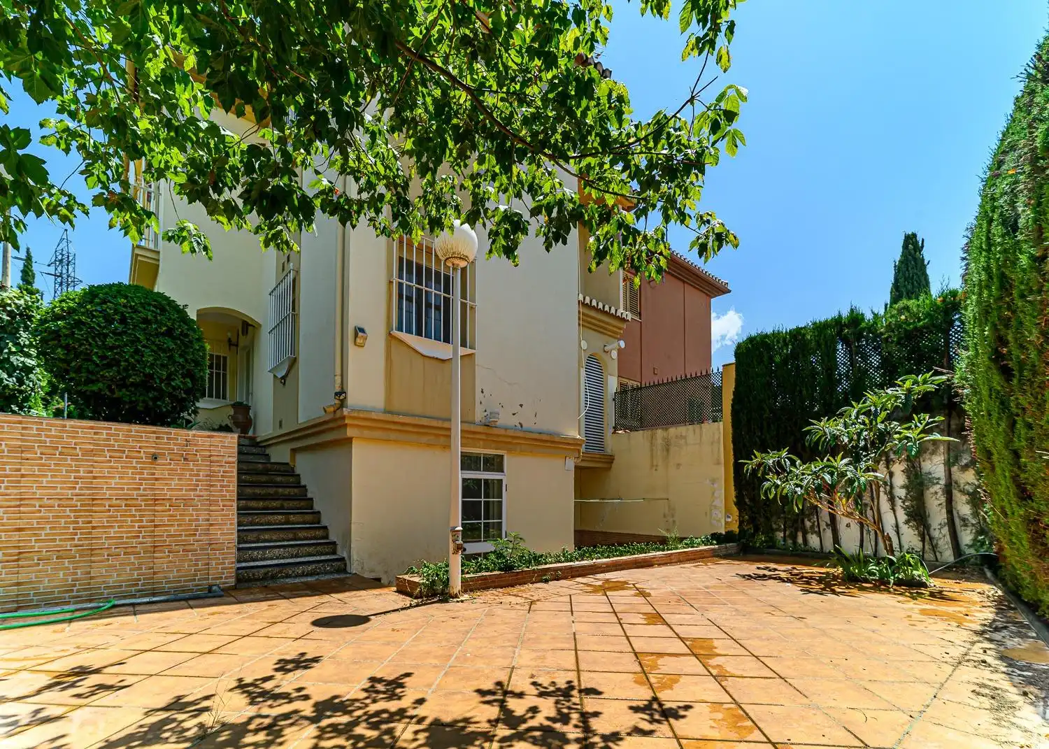 Vista exterior de Casa o xalet en venda en Albolote amb Piscina