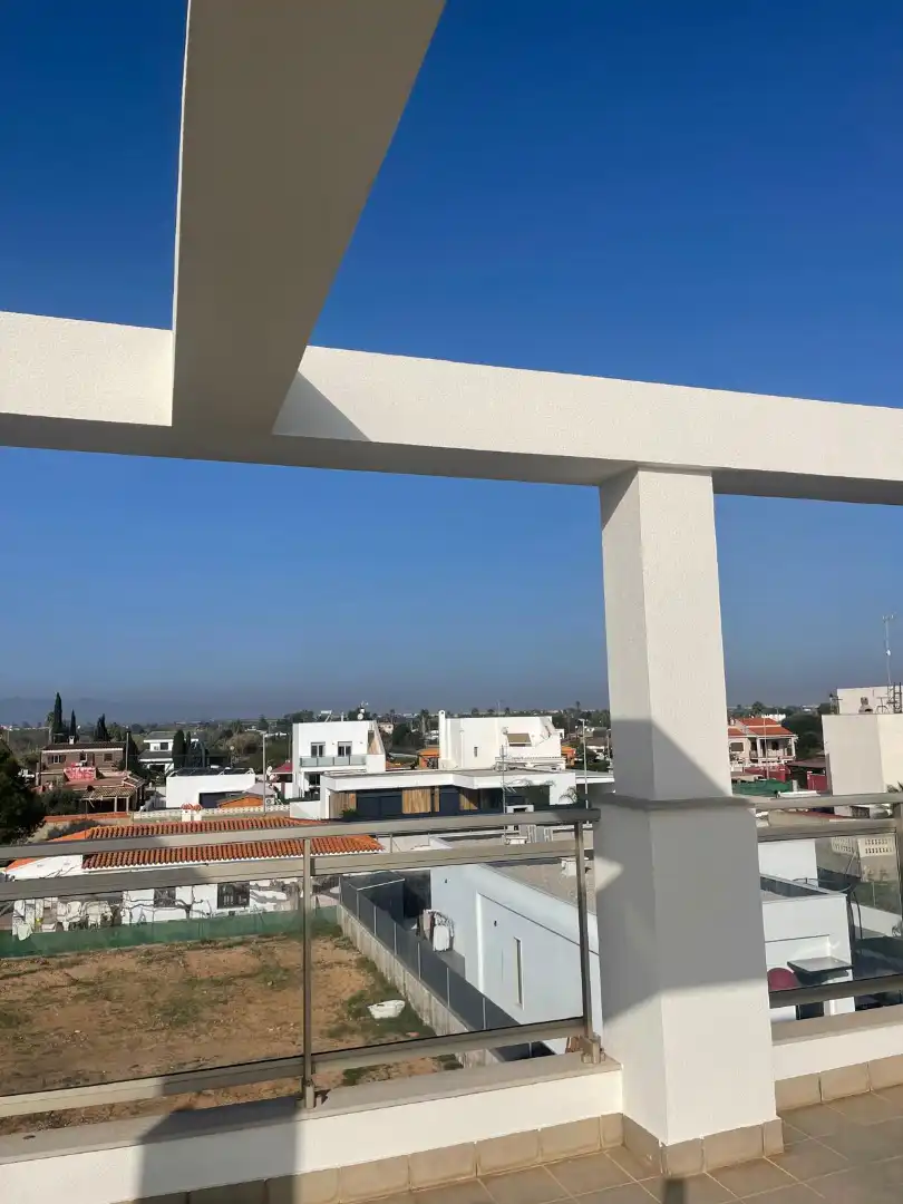 Terraza de Casa o chalet de alquiler con opción a compra en Burriana / Borriana con Aire acondicionado, Jardín privado y Piscina