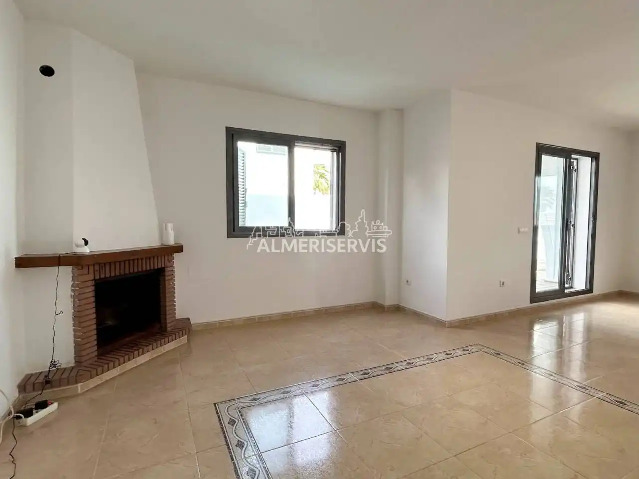 Sala d'estar de Casa o xalet en venda en El Ejido amb Terrassa i Piscina