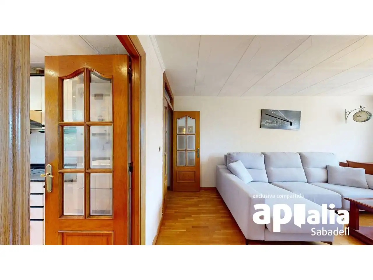 Sala de estar de Piso en venta en Badia del Vallès con Aire acondicionado, Calefacción y Parquet
