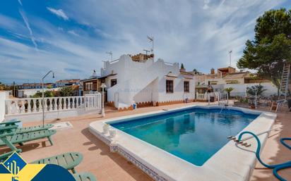 Swimming pool of House or chalet for sale in Torrevieja  with Air Conditioner, Heating and Private garden