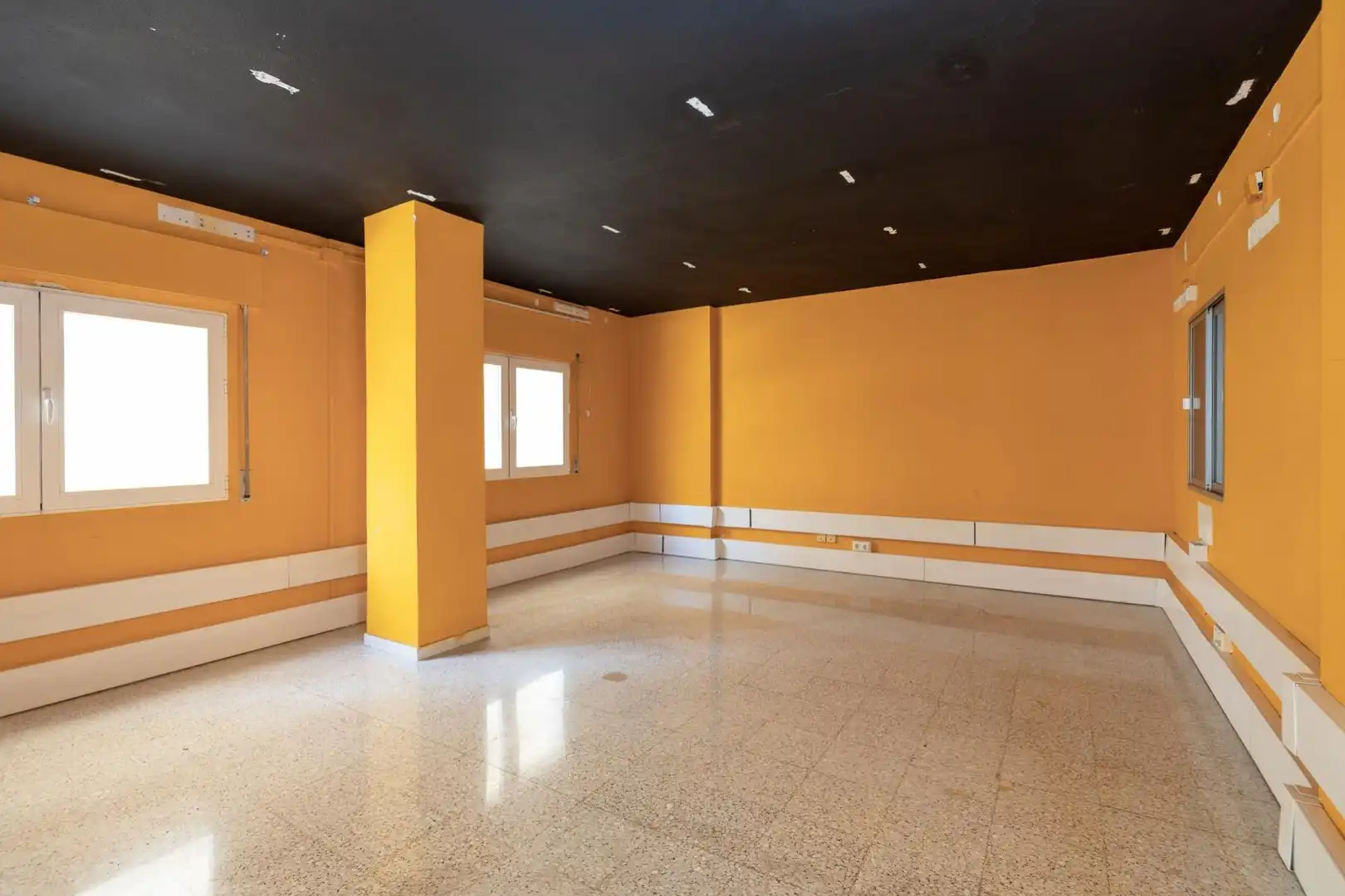 Piso en venta en Motril con Calefacción, Terraza y Balcón