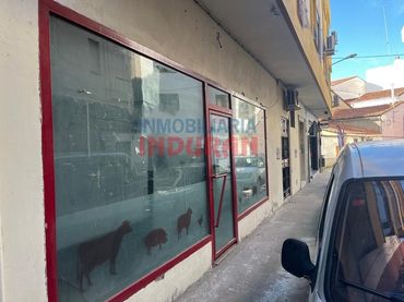 Local comercial en venda a Calle Jorge Moro