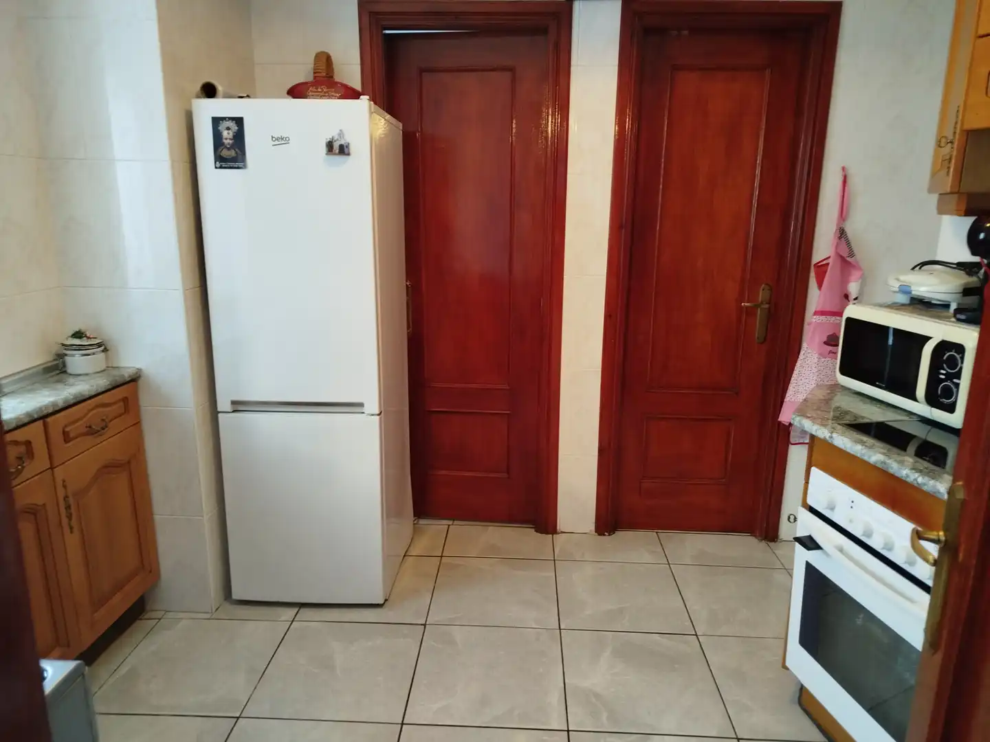 Cuina de Casa adosada en venda en Mojados amb Calefacció, Parquet i Traster