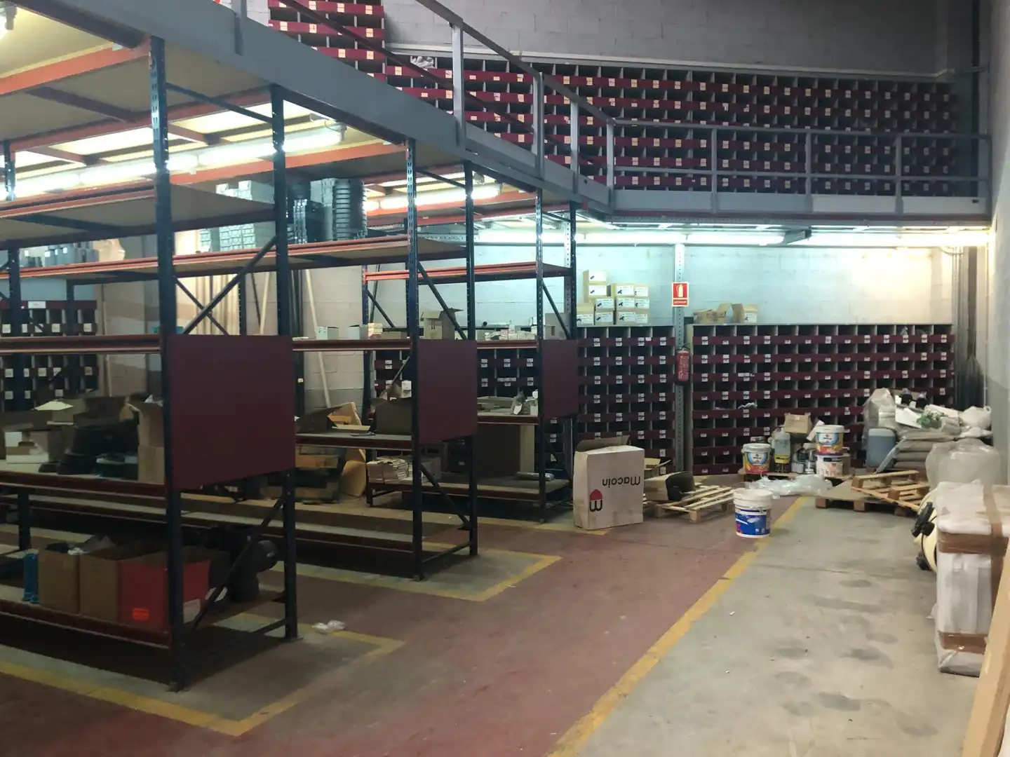 Nau industrial en venda en Abrera