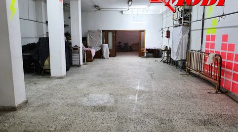 Oportunidad única en Dúrcal!Se vende amplio local de 271 m, ideal para múltiples actividades profesionales o de almacenamiento. Co, imatge 3