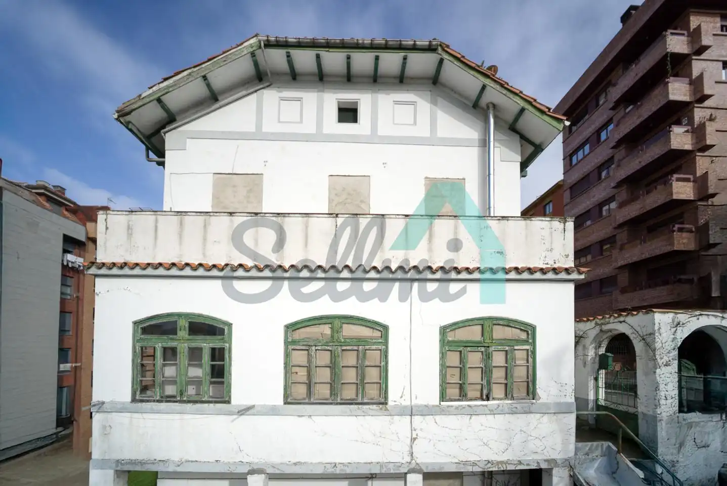 Außenansicht von Residential zum Verkauf in Oviedo 