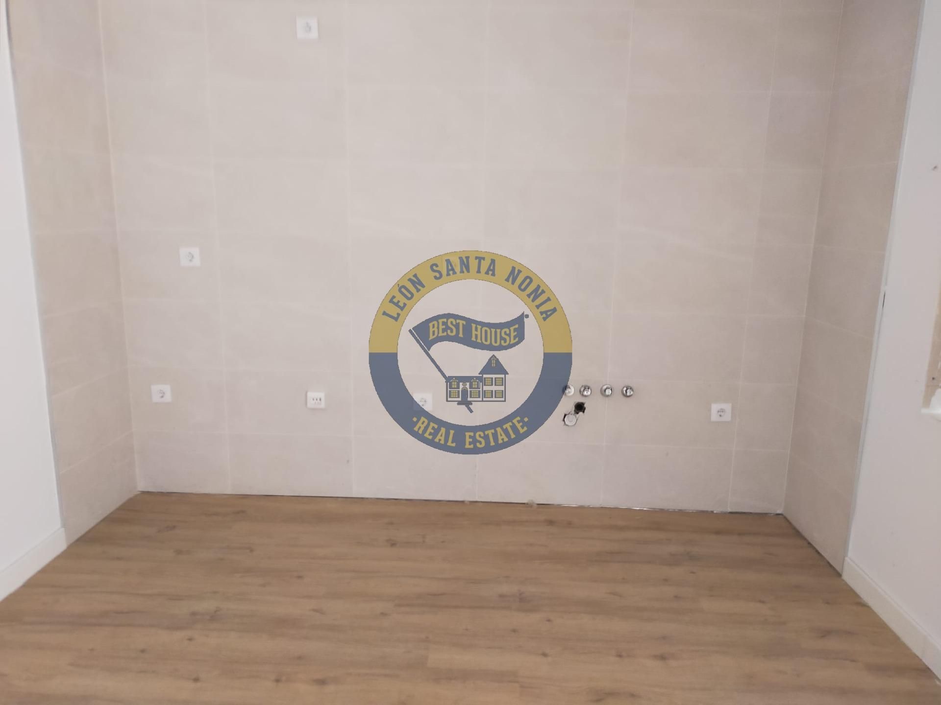 Planta baja for sale in León Capital   with Heating and Storage room