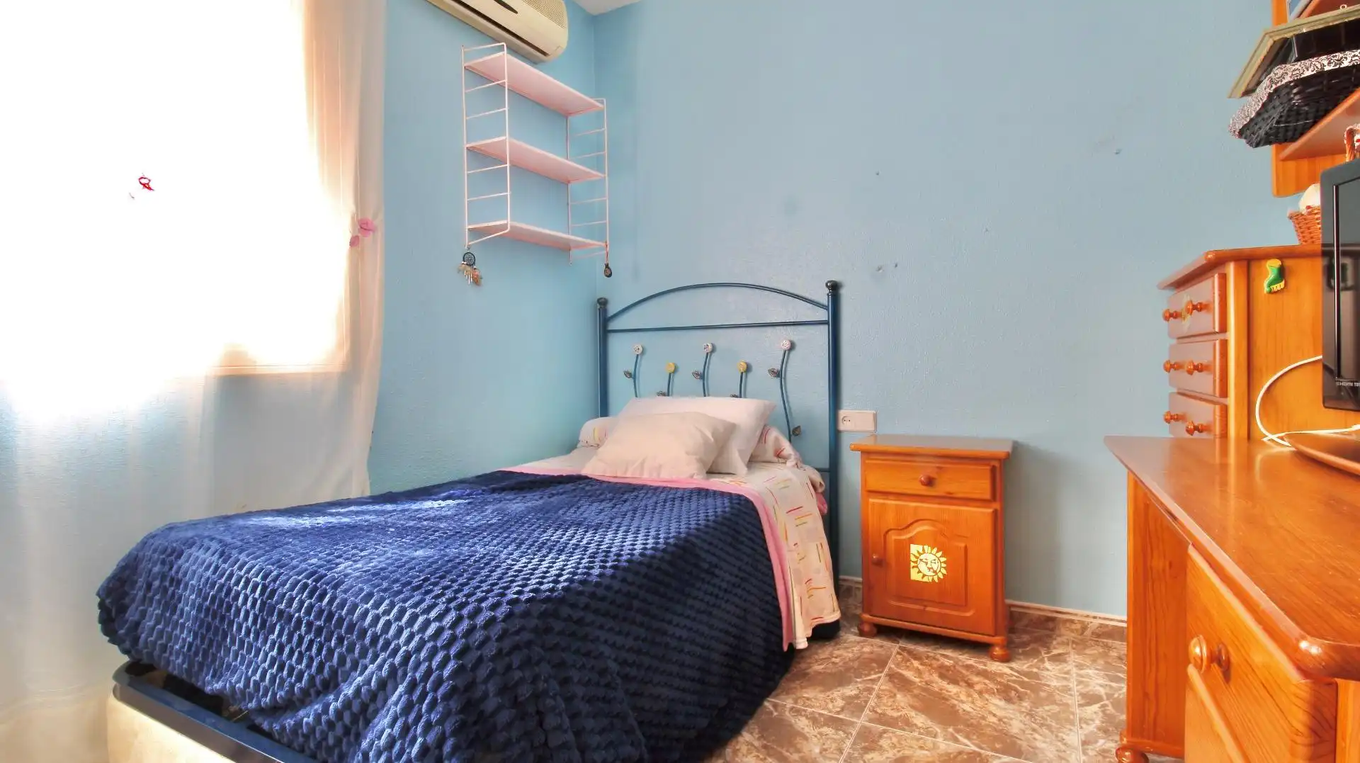 Habitación de Casa adosada en venta en Roquetas de Mar con Aire acondicionado, Terraza y Trastero
