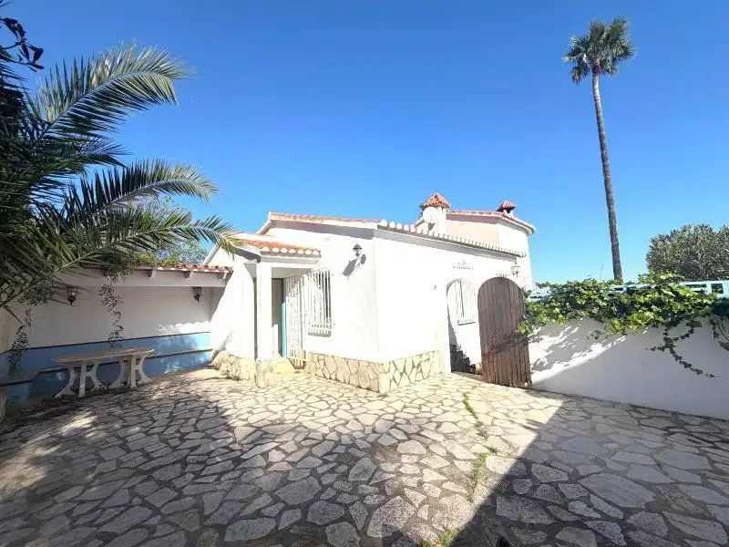 Außenansicht von Haus oder Chalet zum Verkauf in Dénia mit Klimaanlage, Privatgarten und Terrasse