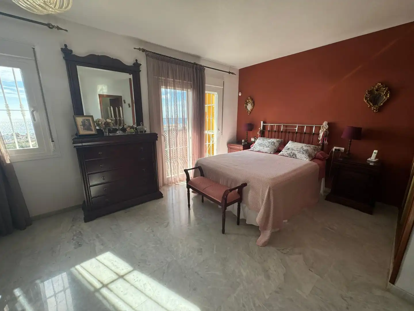 Habitación de Casa adosada en venta en Rincón de la Victoria con Aire acondicionado, Calefacción y Jardín privado