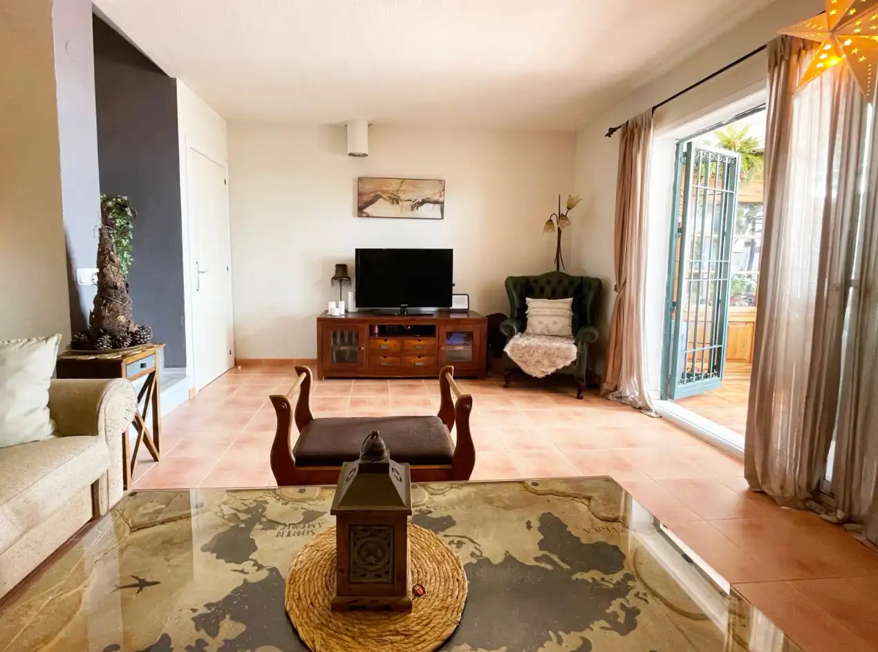 Sala de estar de Casa adosada en venta en Rincón de la Victoria con Jardín privado, Terraza y Trastero