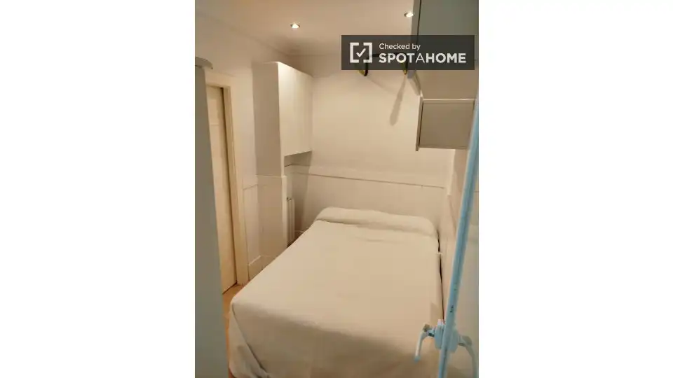 Habitación de Piso para compartir en Barcelona con Aire acondicionado, Calefacción y Terraza