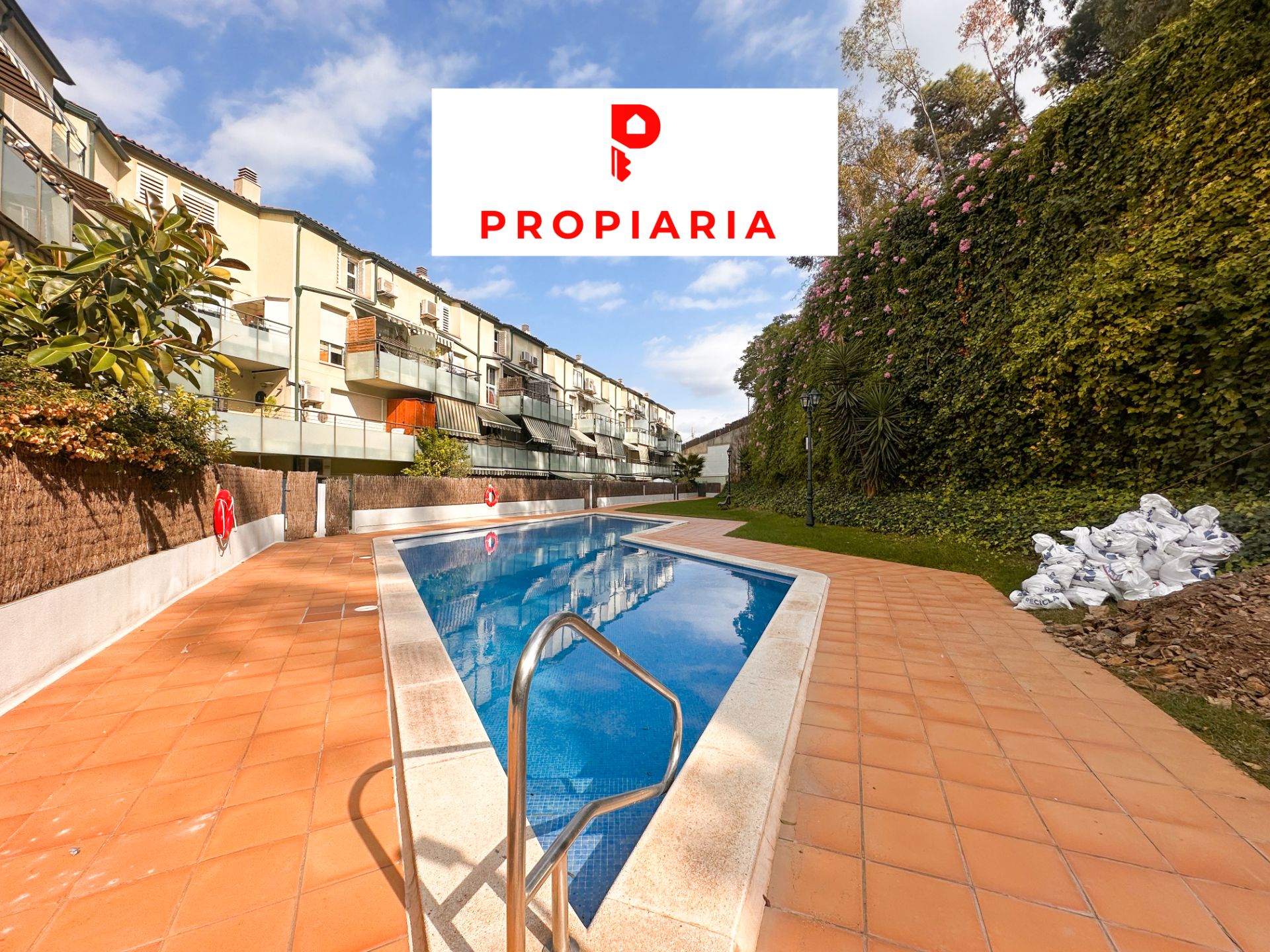 Exterior view of Duplex for sale in Sant Vicenç Dels Horts  with Air Conditioner, Heating and Private garden