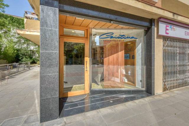 Local comercial en Venta en Eixample - Horta Capallera