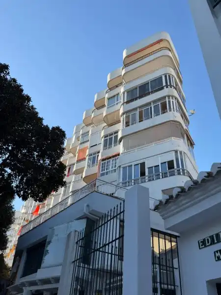 Vista exterior de Pis en venda en Torremolinos amb Aire condicionat i Moblat
