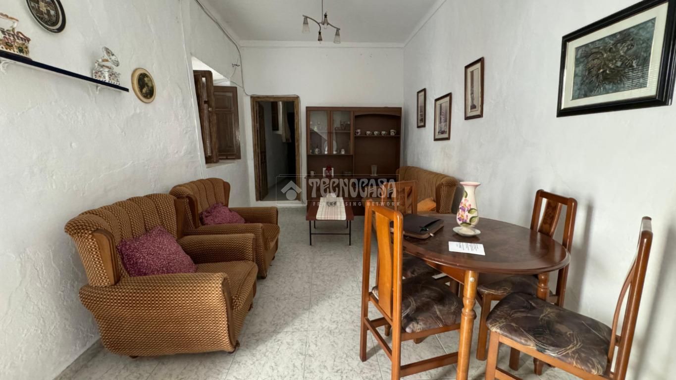 Sala d'estar de Casa adosada en venda en Gualchos amb Terrassa i Balcó