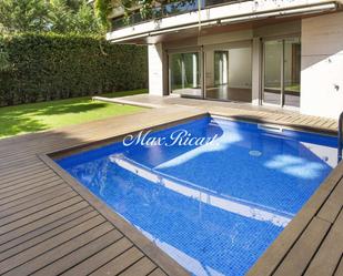 Swimming pool of Duplex to rent in  Barcelona Capital  with Air Conditioner and Swimming Pool