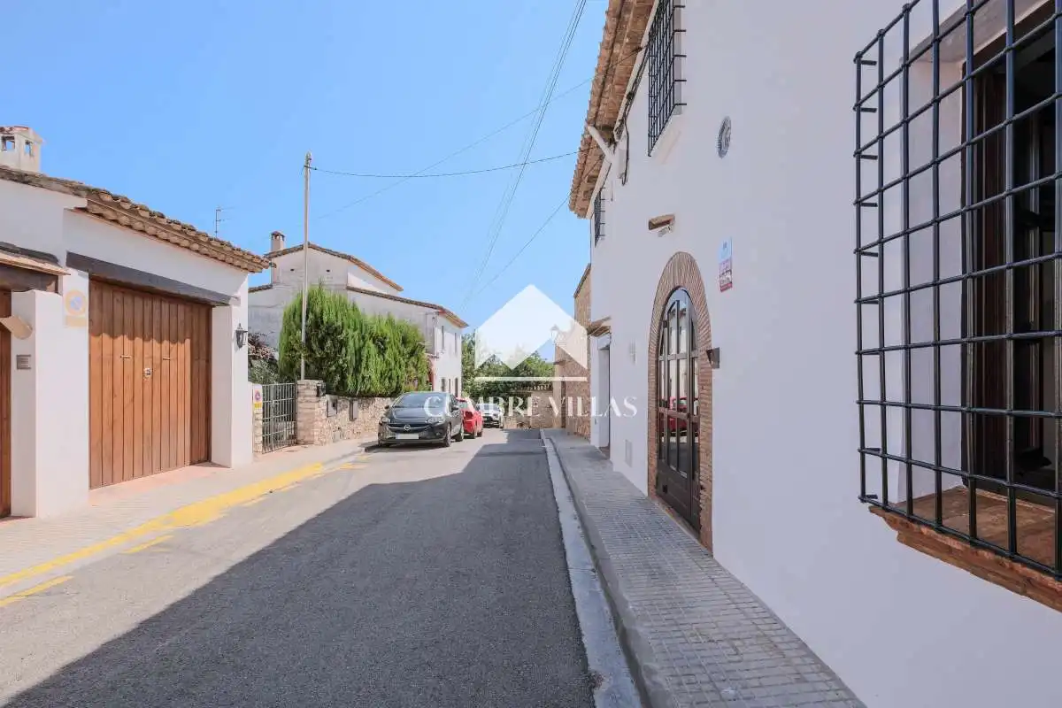 Vista exterior de Casa o xalet en venda en Sant Pere de Ribes amb Calefacció, Terrassa i Traster