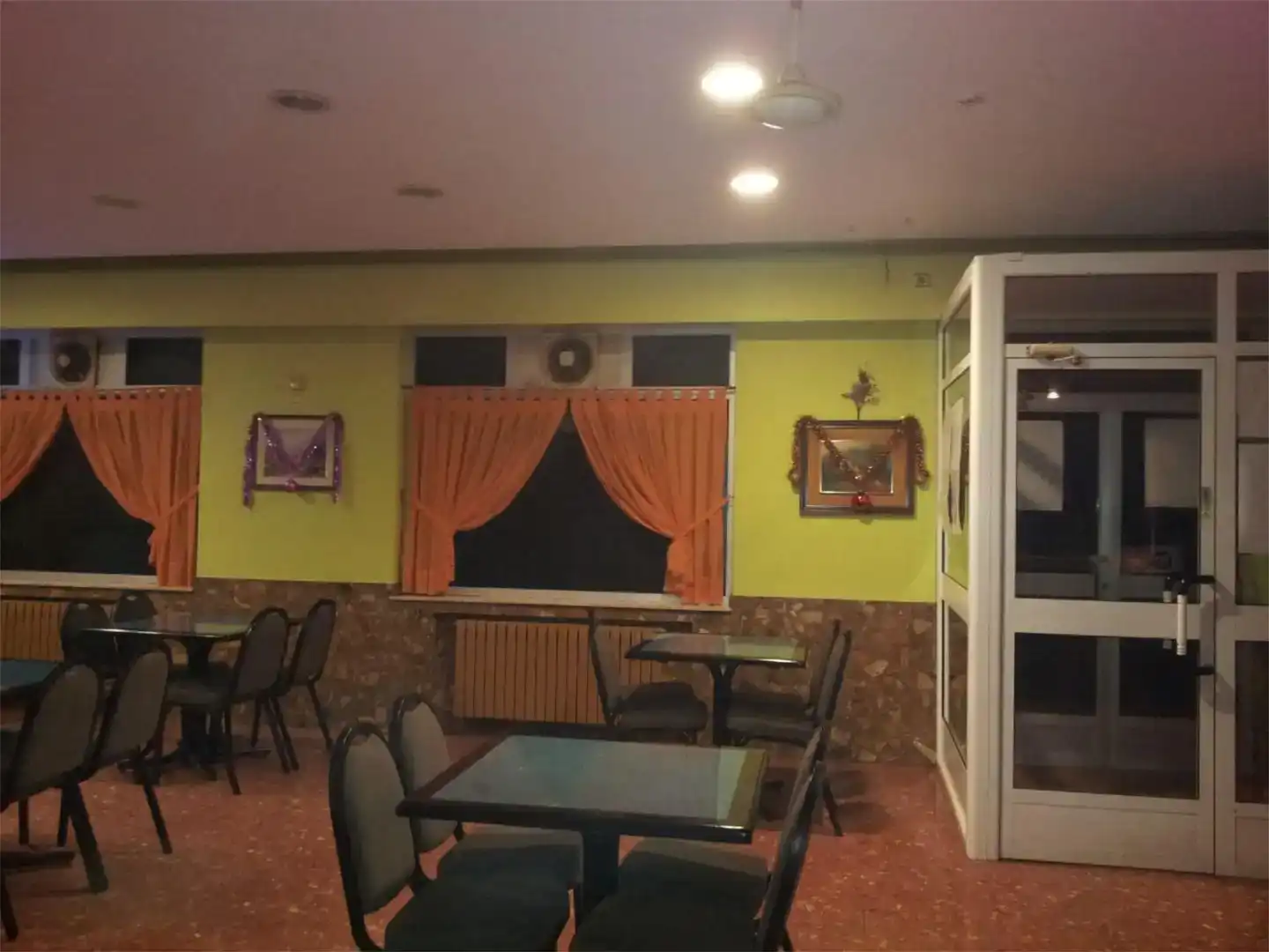 Comedor de Local de alquiler en Cuadros, León