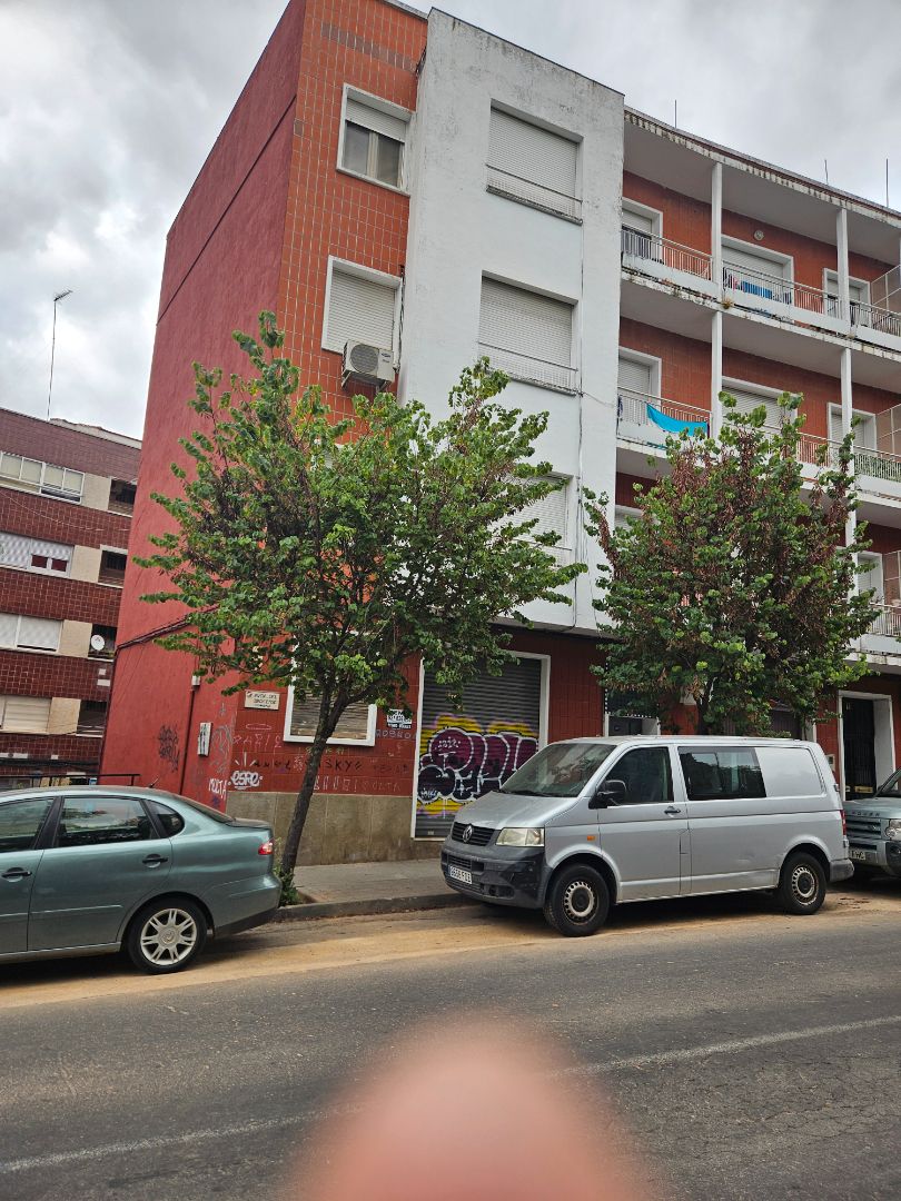 Vista exterior de Local en venda en Cáceres Capital