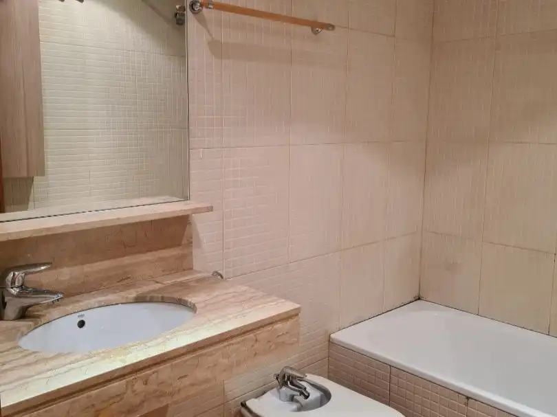 Baño de Local de alquiler en Barcelona con Aire acondicionado