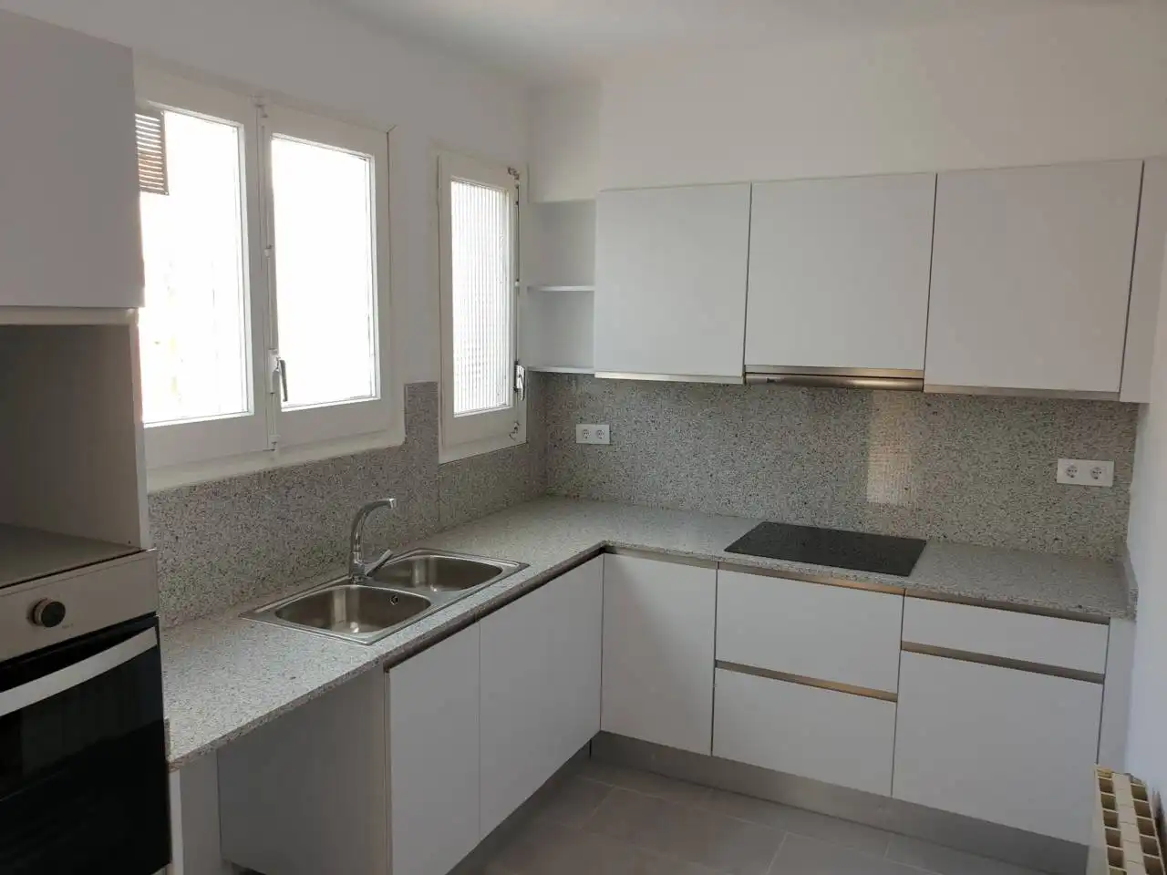 Cocina de Edificio en venta en Girona