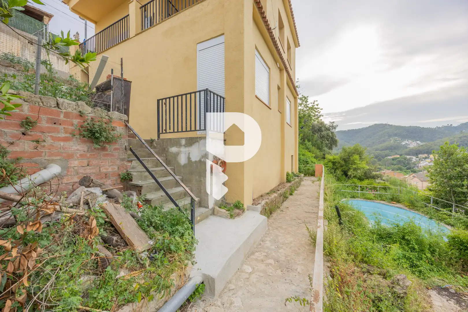 Vista exterior de Casa o xalet en venda en Sant Vicenç Dels Horts amb Aire condicionat, Calefacció i Jardí privat