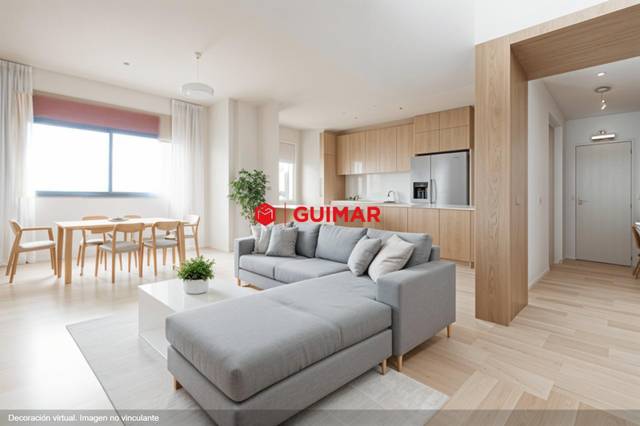 Piso en Venta en Carrer del Alcalde Martí Figueras i Castillo en El Centre