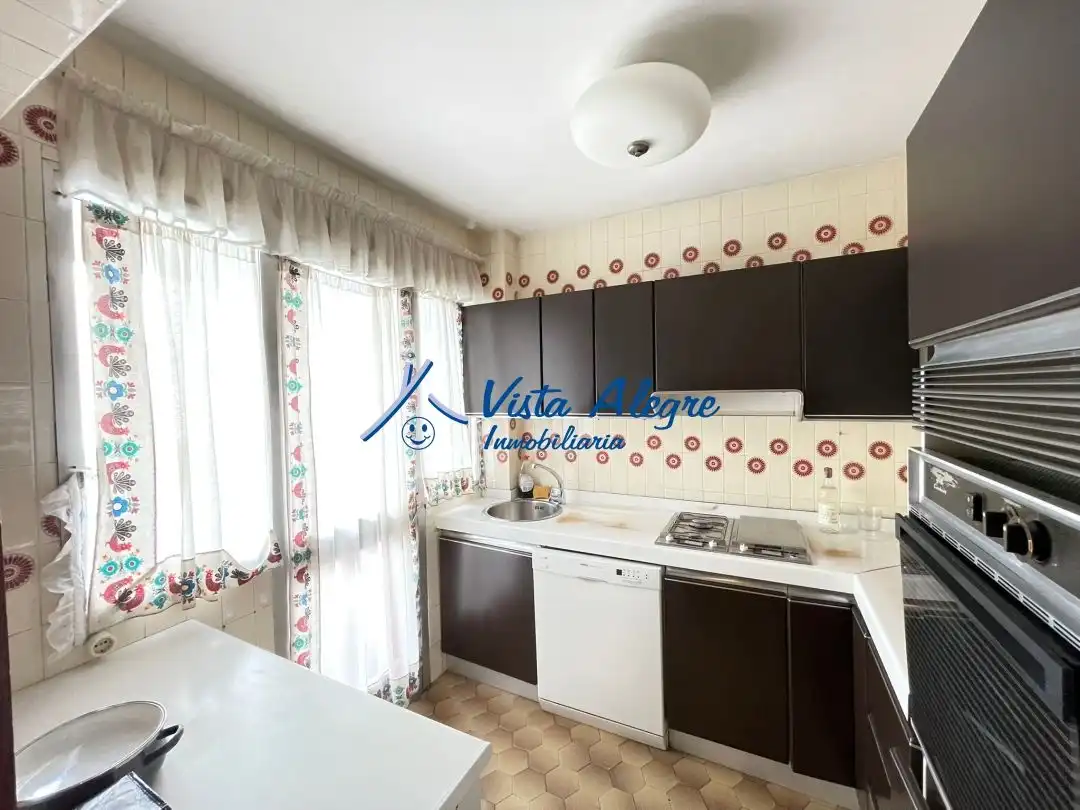 Cocina de Piso en venta en Haro con Calefacción, Terraza y Trastero