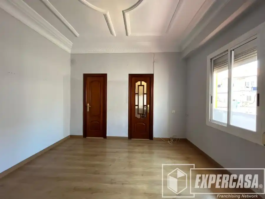 Sala d'estar de Pis en venda en Valencia amb Aire condicionat