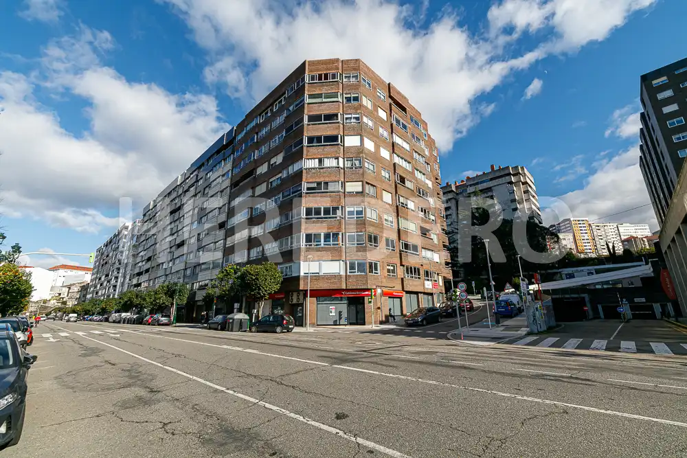 Außenansicht von Wohnung zum Verkauf in Vigo  mit Heizung und Parkett
